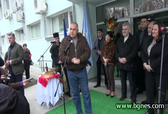Борисов преряза лентата на обновената болница в Разград