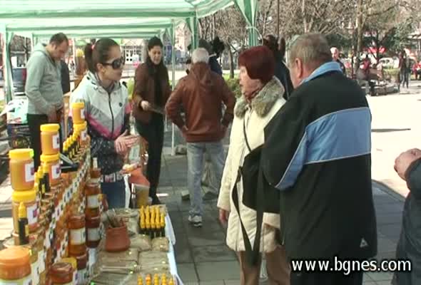 Фестивал на меда се откри във Варна